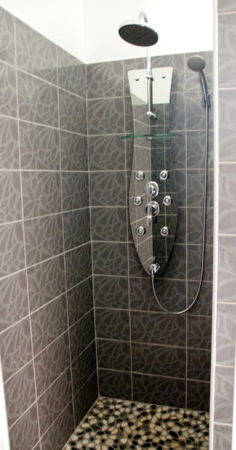 Villa Donosti Chambres D'Hotes ลองตง ภายนอก รูปภาพ